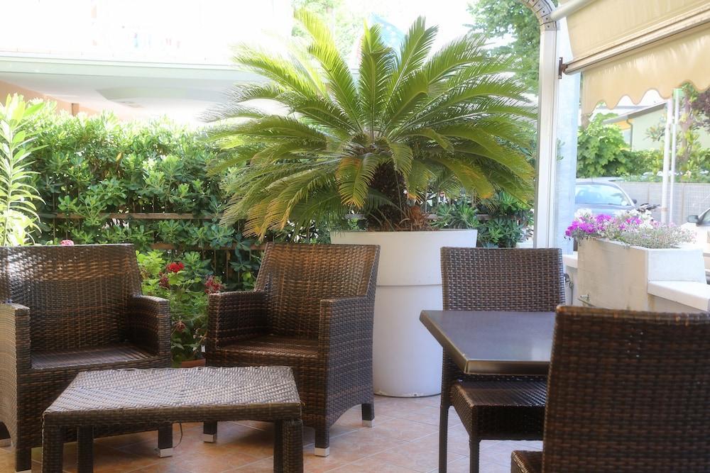 Hotel Elisir ริมินี ภายนอก รูปภาพ