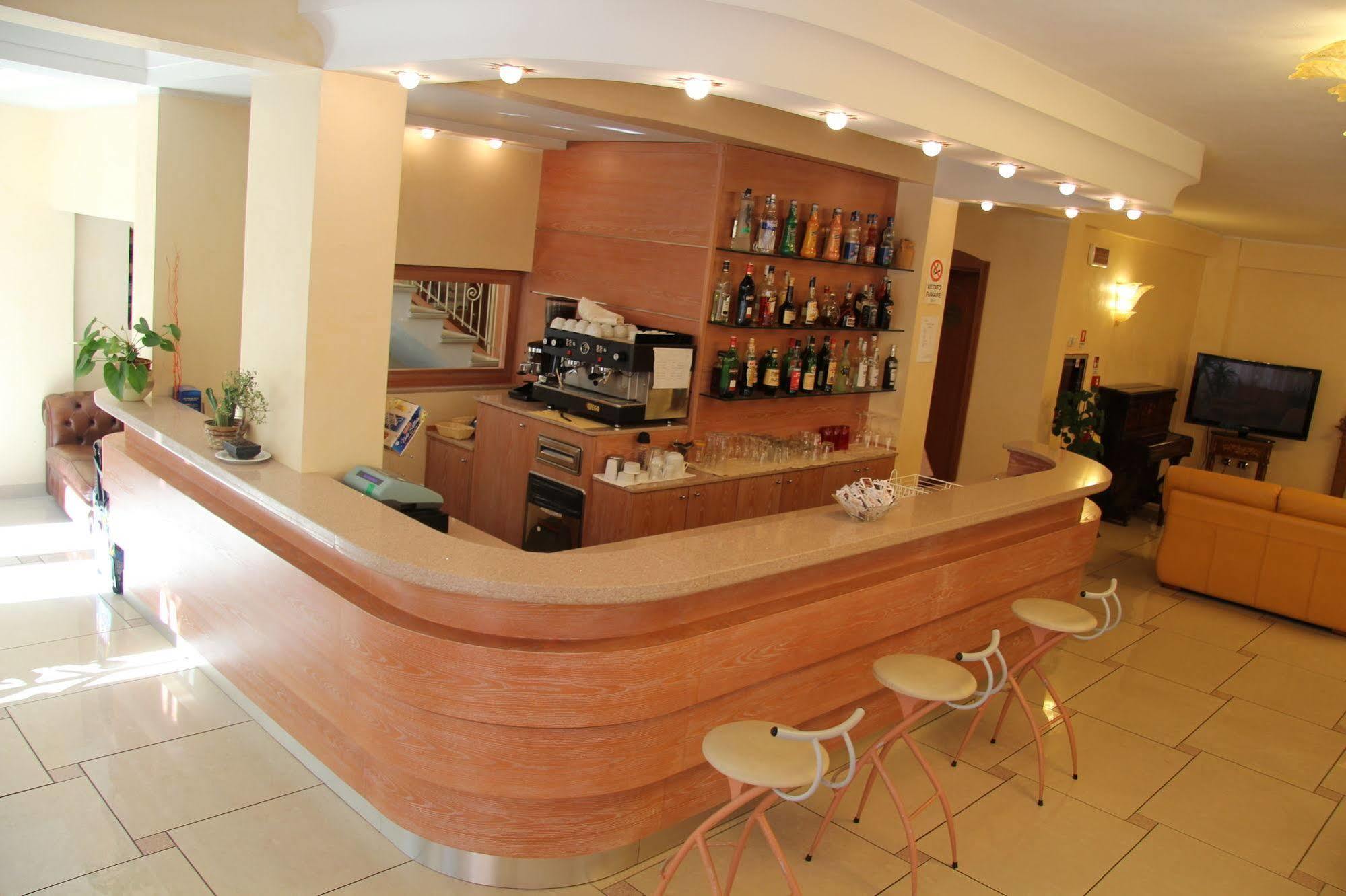 Hotel Elisir ริมินี ภายนอก รูปภาพ